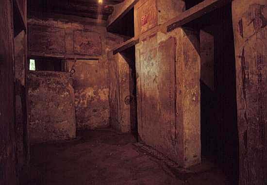 Les cellules d'un lupanar de Pompéi
